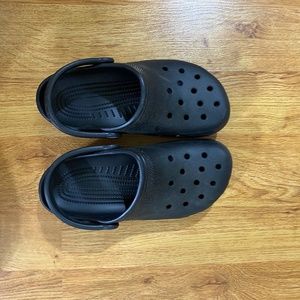 Black Crocs